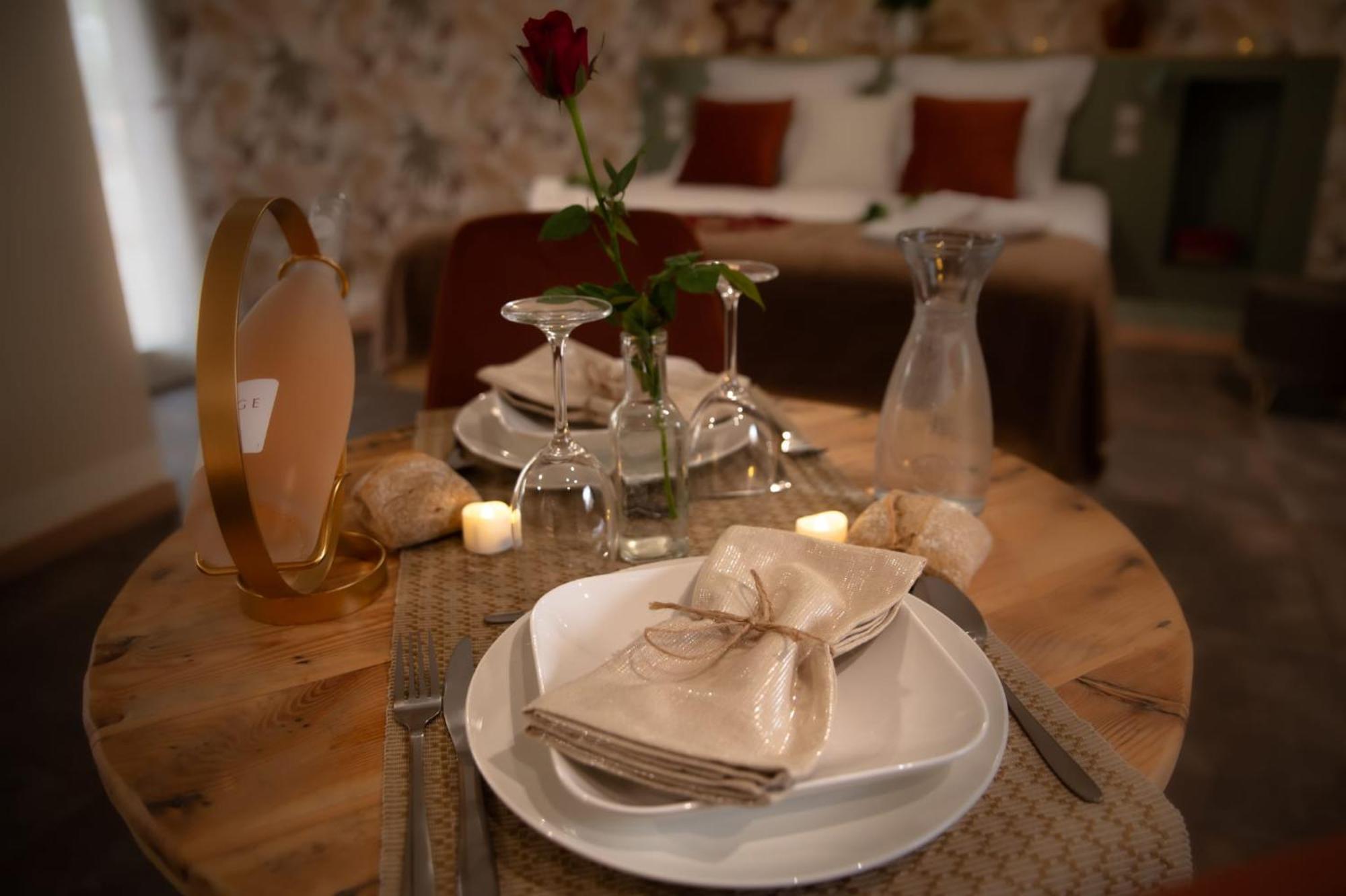 לה ברקרה Le Mas Aux Amoureux , Suite Romantique Et Spa מראה חיצוני תמונה